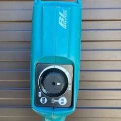 マキタ 充電式草刈機 MUR143UD 14.4Vの画像