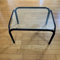 決まりました！ガラステーブルの画像