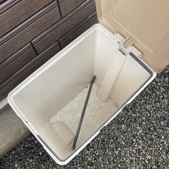 ゴミ箱の画像