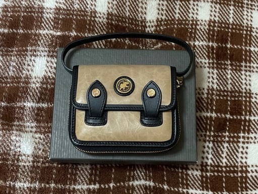 ハンティングワールド　手持ち付き　ケース　スナップ故障