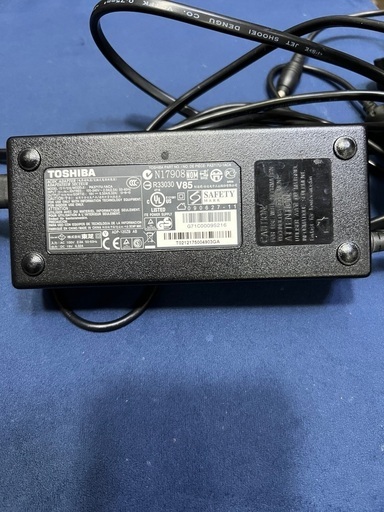 東芝電源アダプター　中古