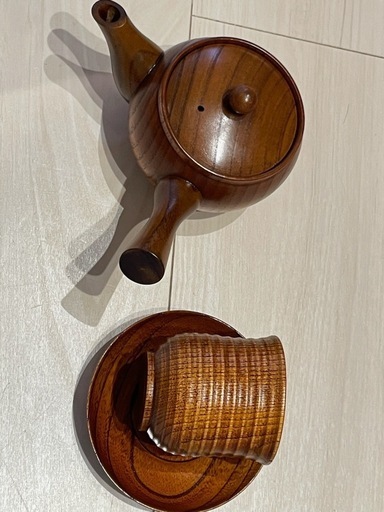 山中漆器　
急須、湯呑み、茶托セット