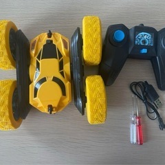 ラジコンカー 子供 オフロード 360度回転 RCカー USB充電