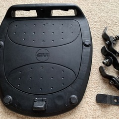 givi リアボックス トップケース
の画像