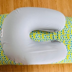 【美品】Yogiboサポートクッションの画像