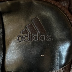 🎒adidasの斜め掛けリュック🎒（　決まりました）の画像