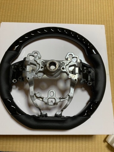 プリウス50系市販ハンドル