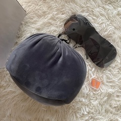新品✨ネックピロー 飛行機 車　枕 首枕 携帯枕 トラベルピロー 旅行枕 アイマスクの画像