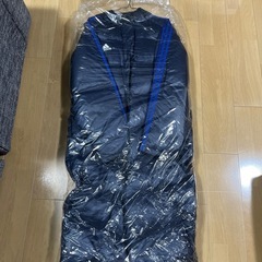 adidasのベンチコート