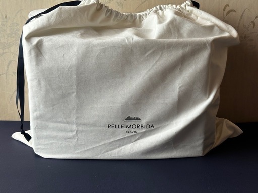 タグ付【新品・未使用】ペッレモルビダ シュリンクレザー 被せ付 ボストンバッグ　PMO-MB025