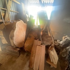 テーブル等に欅（けやき）板材の画像