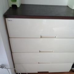 衣類収納家具の画像