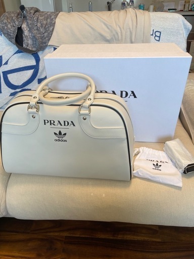 希少⟡.*PRADAとadidasとコラボ の限定700個バック