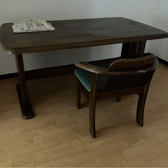 ダイニングテーブル椅子４脚
