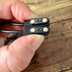 スマートウォッチ充電ケーブルの画像
