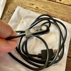 スマートウォッチ充電ケーブルの画像