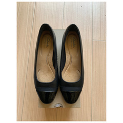 CLARKS 女性用オフィスシューズ