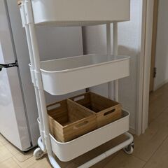 【取引中】IKEA　イケア　RASKOG　ロースコグ　1台　ロー...