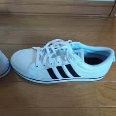 adidasスニーカー ブラヴァーダ KYH48 29.5cm 少し使用の画像