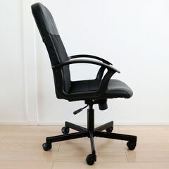 IKEA RENBERGET 回転チェアの画像