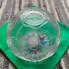 サッカーボール型の花器