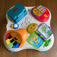 フィッシャープライス　英語と音がなるテーブルお話中
