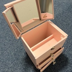 三面鏡ドレッサーの画像