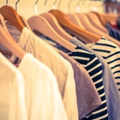 古着販売 1着50円  25点の販売です（レディース、メンズ、ジ...