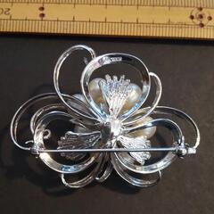 ★交渉不可★複数割★新品★パールのブローチの画像