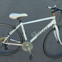 【売約済み】GIANT ESCAPE R3 クロスバイク 11,800円 🚲 変速3×8 サイズS 安心の新規防犯登録料込み 378の画像