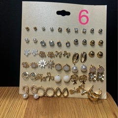 ピアス　30ペアセット　2セットで800円　6種類あります。