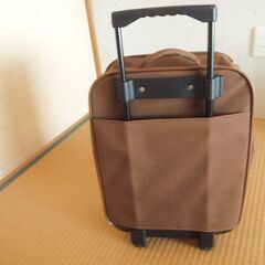布製旅行鞄　鍵付き　茶系　お子様用にも　の画像