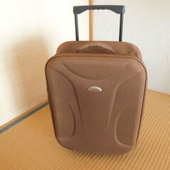 布製旅行鞄　鍵付き　茶系　お子様用にも　