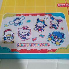 折りたたみテーブル　サンリオキャラクターズの画像