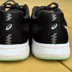 水戸市笠原 | 23.0cm ほとんど履いてません　アシックス　ランニング　シューズの画像