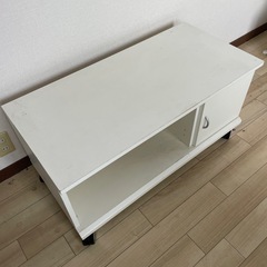テレビ台　白