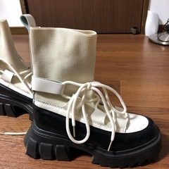 スニーカーブーツの画像