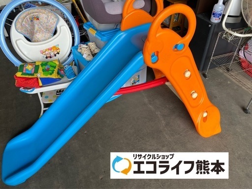 室内・室外でも遊べます　滑り台