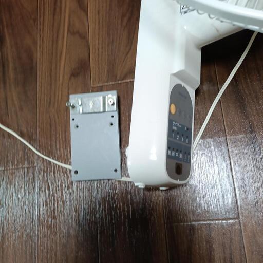 壁掛け扇風機