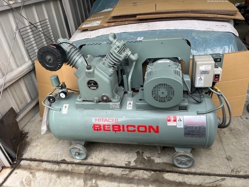 日立　ベビコン　三相200v 3.7kw コンプレッサー  130L