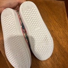 スニーカー　スリッポンの画像