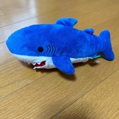 ぬいぐるみ　さめ
