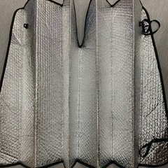 車用サンシェード　折り畳み　吸盤付きの画像