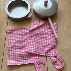 木製キッチン　ピンクの画像