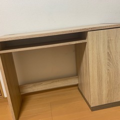 ニトリ スリムデスクの画像