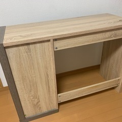 ニトリ スリムデスクの画像