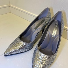 ほぼ未使用CHARLES & KEITHのパンプス