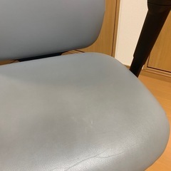 オカムラ オフィス用チェアの画像