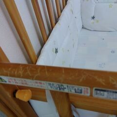 KATOJIハイシートベビーベッドの画像