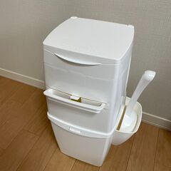 また【また値下げしました】【中古品清掃済】猫用リターロッカーⅡ　未使用カートリッジ2個付の画像